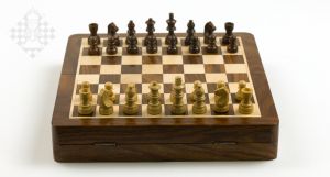 Chess set shesham/maple, 25,7 x 25,7 cm