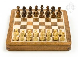 Chess set, magnetic, foldable